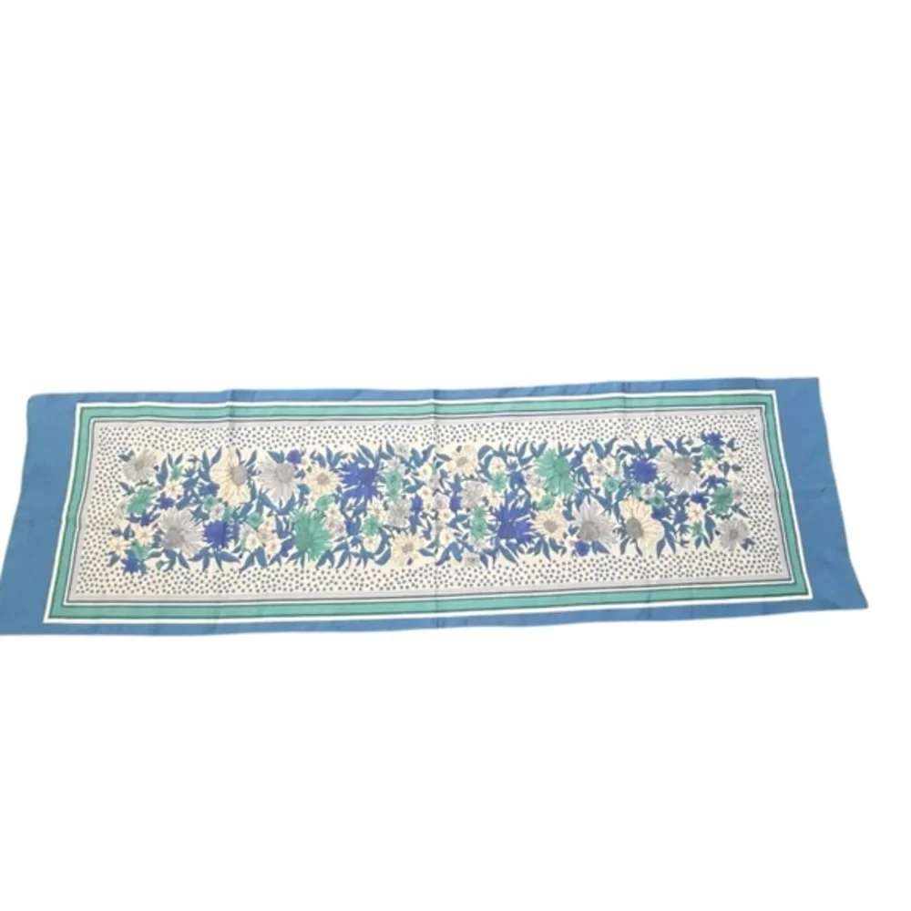 Vintage 80s Shawl Scarf Blue White Florals Cottagecore  41
